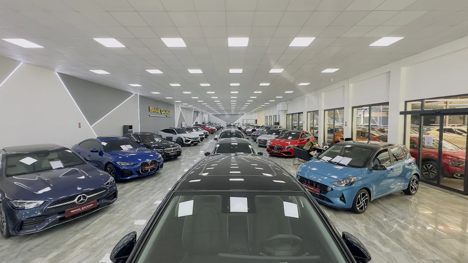 Überdachter Showroom von İsmail Çalmaz Otomotiv, Gaziemir