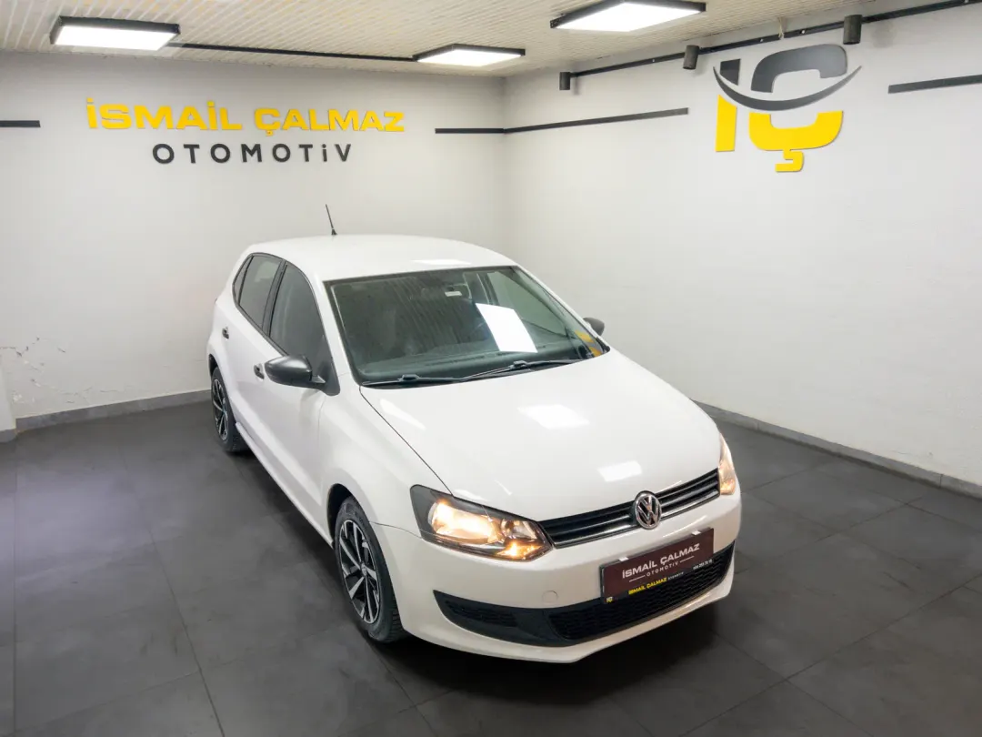 2013 VOLKSWAGEN POLO, Foto 1