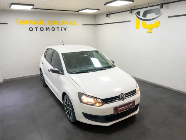 2013 VOLKSWAGEN POLO