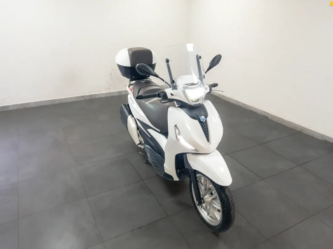 2023 MOTORSIKLET PIAGGIO, Foto 1