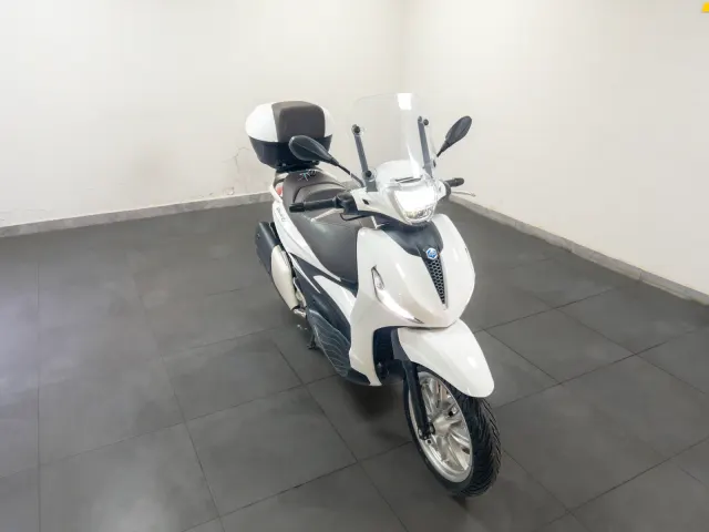 2023 MOTORSIKLET PIAGGIO